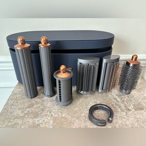 Dyson airwrap storage case and attachments for long hair in Nickel/Cooper